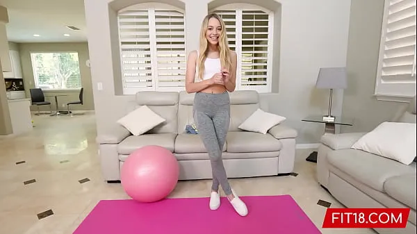 Store FIT18 - Lily Larimar - Casting Skinny 100lb Blonde Amateur In Yoga Pants - 60FPS videoer totalt