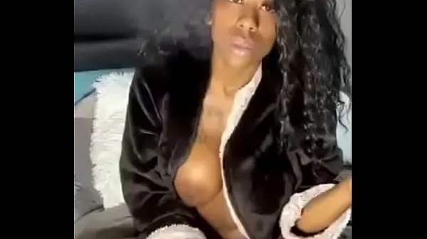 She likes to play with her pussy and her tits Total Video yang besar