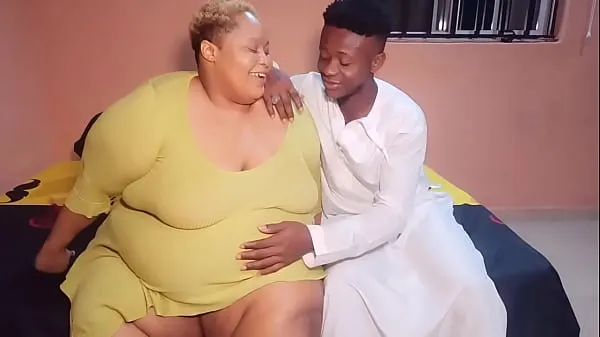 AfricanChikito Fat Juicy Pussy opens up like a GEYSER Jumlah Video yang besar
