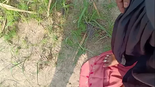 大 गांव वाली गर्लफ्रेंड की चूची दबा दबा कर चूत का पानी निकाल दिय 总共 影片