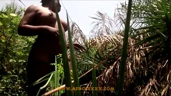 Büyük Horny tribe woman outdoor toplam Video