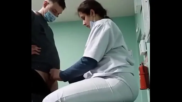 Grote Nurse giving to married guy video's in totaal