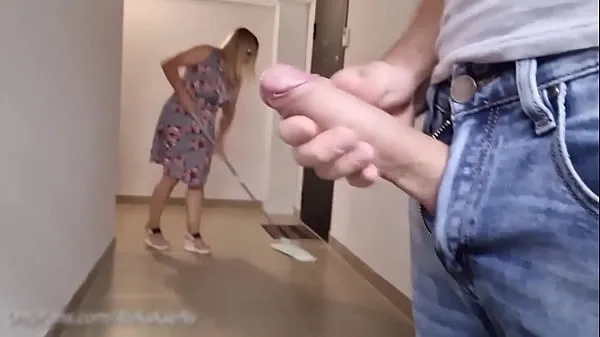 Big RISKY !!! I FLASH MY COCK IN FRONT OF THE CLEANER GIRL AND SHE WAS NOT AFRAID total Videos