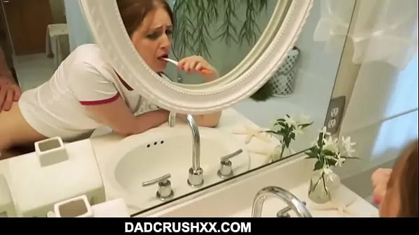 Μεγάλα Step Daughter Brushing Teeth Fuck συνολικά βίντεο