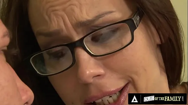 Tổng cộng Cuckold Redhead Caught Her Husband ASSfucking Hard Her Stepmother video lớn