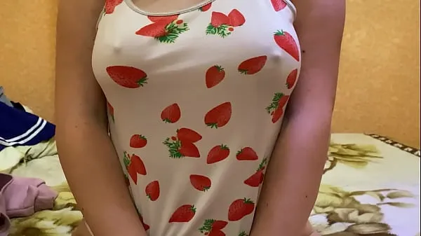 大 Sweet girl Strawberry shows her big tits and masturbates in closeup - TomaStevi 总共 影片