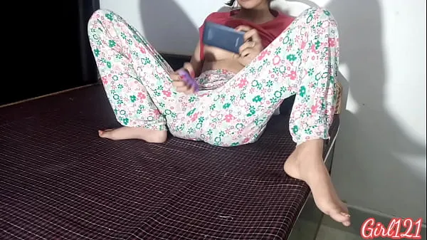 Veľký celkový počet videí: Indian Desi real caught masturbating