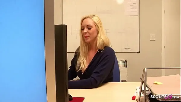 Összesen nagy HOT TEEN SECRETARY VICTORIA SEDUCE CO-WORKER TO FUCK IN OFFICE videó