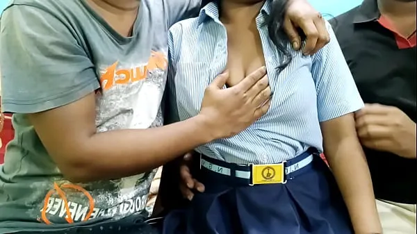 जबरदस्ती करके दो लड़कों ने कॉलेज गर्ल को चोदा|हिंदी क्लियर वाइस Jumlah Video yang besar