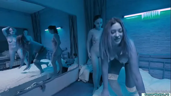 Veľký celkový počet videí: SugarNadya and NataliGreen came for an oil massage, but were met by two horny Russian beauties