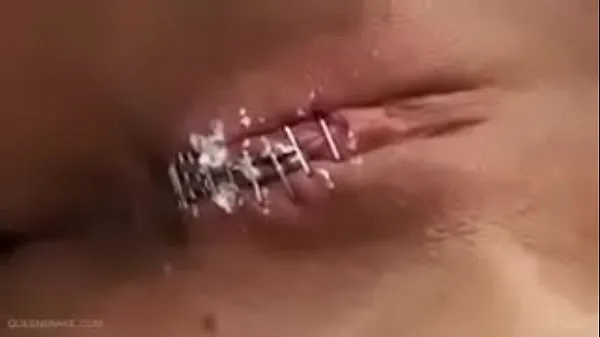 Büyük BDSM lesbians t. with staplers toplam Video