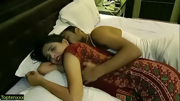Grande Indian hot beautiful girls first honeymoon sex!! Amazing XXX hardcore sex total de vídeos