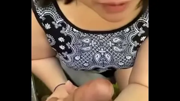 Stora Random Asian teen sucks dick in public park videor totalt