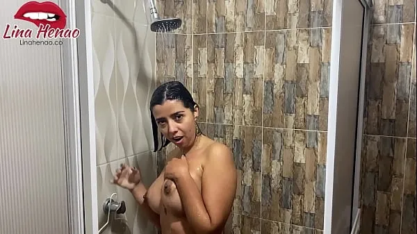 Büyük My stepmother catches me spying on her while she bathes and fucks me very hard until I fill her pussy with milk toplam Video
