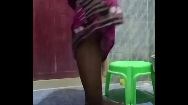 Μεγάλα Indian aunty bathing συνολικά βίντεο