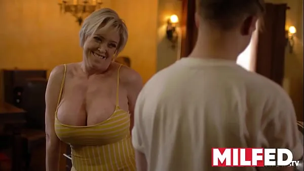 Veľký celkový počet videí: Mother-in-law Seduces him with her HUGE Tits (Dee Williams) — MILFED