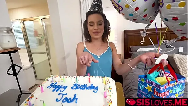 Büyük Joshua Lewis celebrates birthday with Aria Valencia's delicious pussy toplam Video