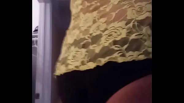 Grandi Tranny loves wearing lingerie video totali