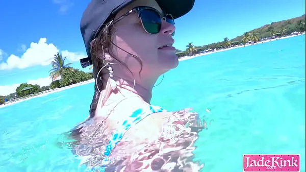 Grote Couple on vacation public fuck at the beach underwater creampie video's in totaal