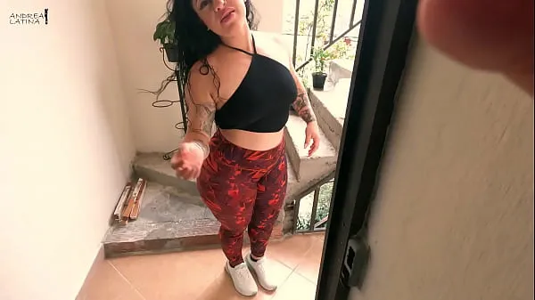 Duża I fuck my horny neighbor when she is going to water her plants suma filmów