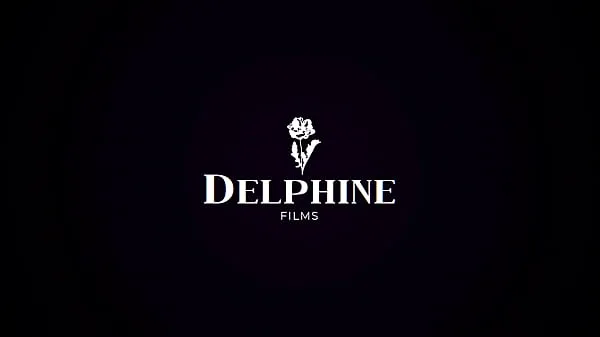Velikih Delphine Films- Bombshell Tiffany Watson Fucks Her Bodyguard skupaj videoposnetkov
