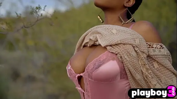 Összesen nagy Big tits ebony teen model Nyla posing outdoor and babe exposed her stunning body videó