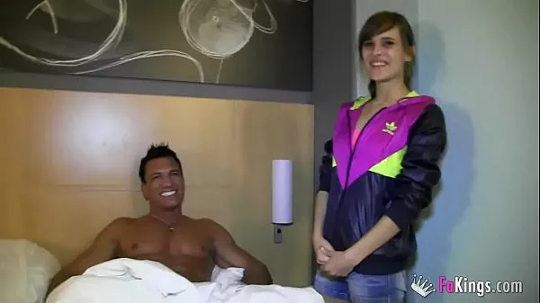 Büyük Ainara gets in bed with her idol Marco Banderas in her best fuck ever toplam Video