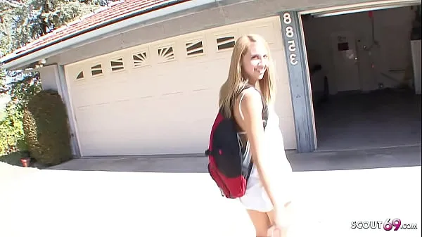 Velikih Pickup for Fuck - Cute College Girl Renae Morgan get Big Dick inside skupaj videoposnetkov