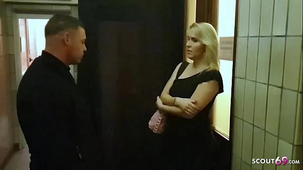 German Mature Julia Pink give a Toilette Fuck for Stranger at Disco Total Video yang besar