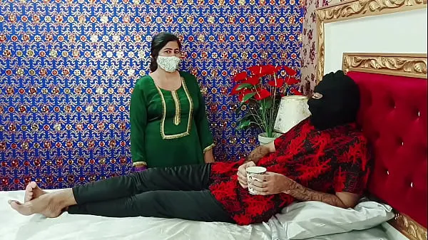 Tổng cộng Beautiful Pakistani Punjabi House Maid Seducing and Hard Fucking by her Boss video lớn