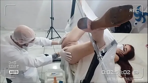 Patient felt horny for the doctor Jumlah Video yang besar