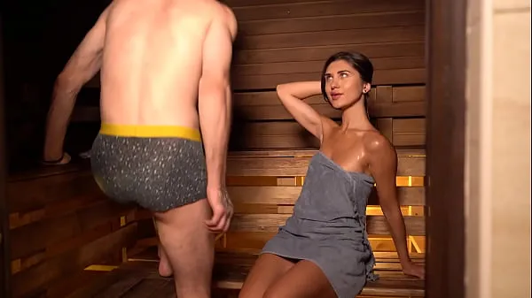 بڑے It was already hot in the bathhouse, but then a stranger came in کل ویڈیوز