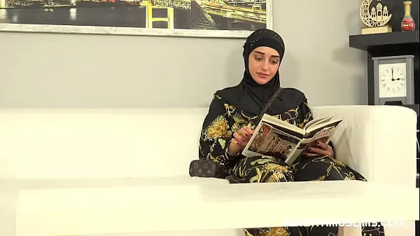 Μεγάλα Sweet woman in hijab tried on salesman's dick instead of new clothes συνολικά βίντεο
