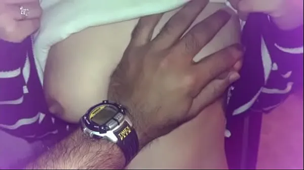 Μεγάλα Desi boobs groped συνολικά βίντεο